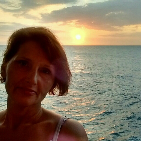 Meet your Posher, Bobbie - Picture 3 of 3